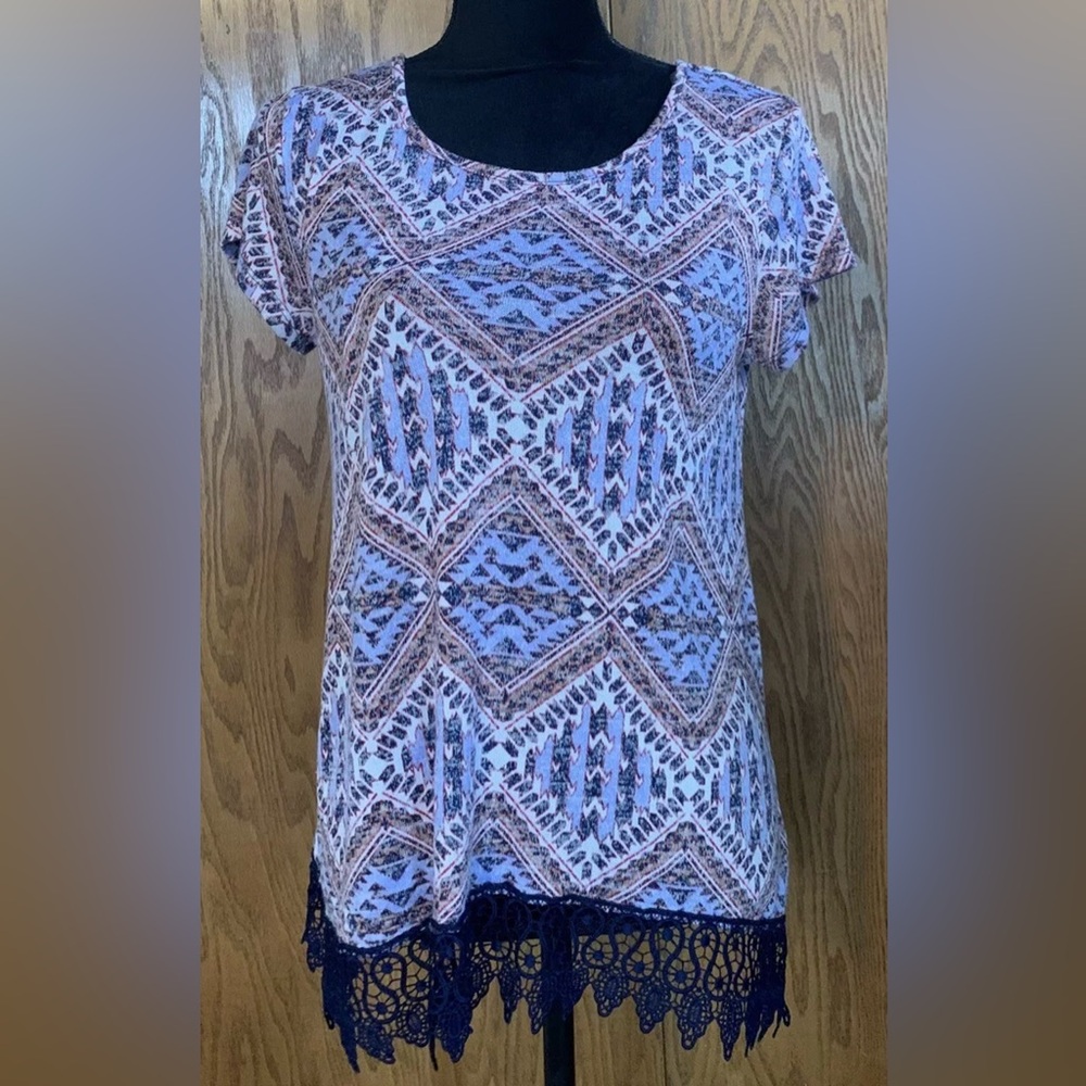 Just Be… Women’s Blouse Size Medium Red Blue White Aztec Blue Lace